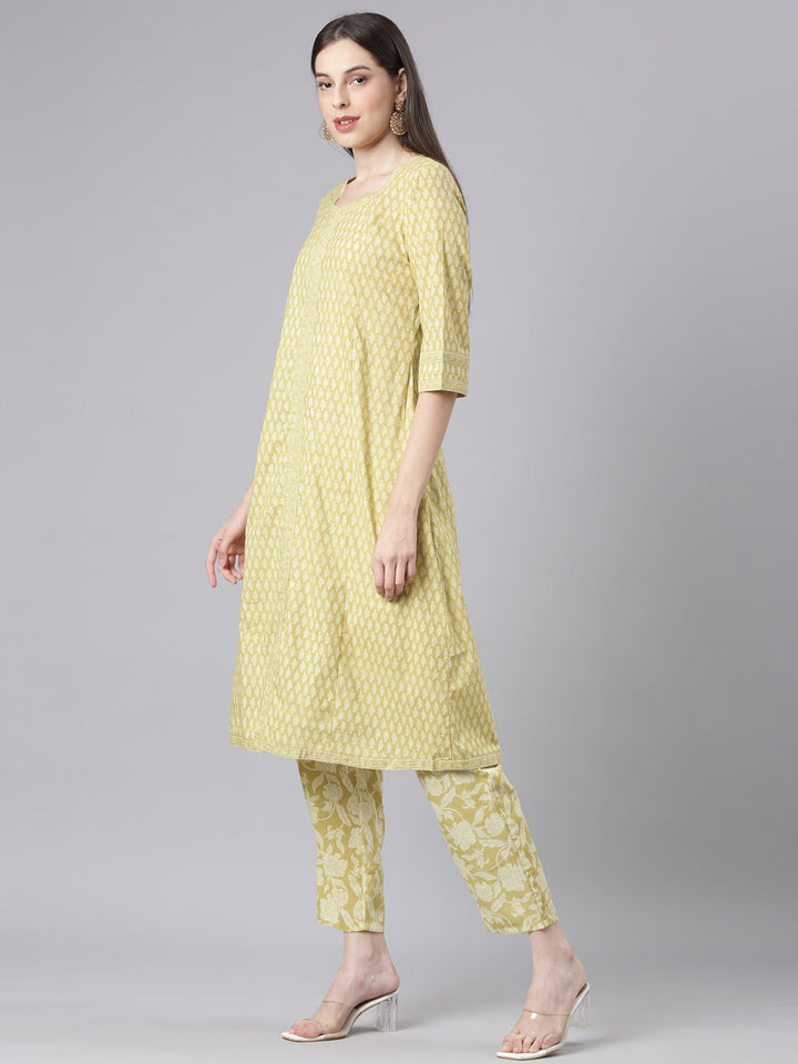 Neerus Green Printed  Kurta and Trousers With Dupatta