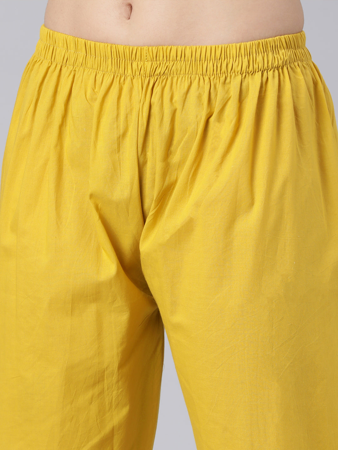 Neerus Yellow cotton printed suit set - detail view 4