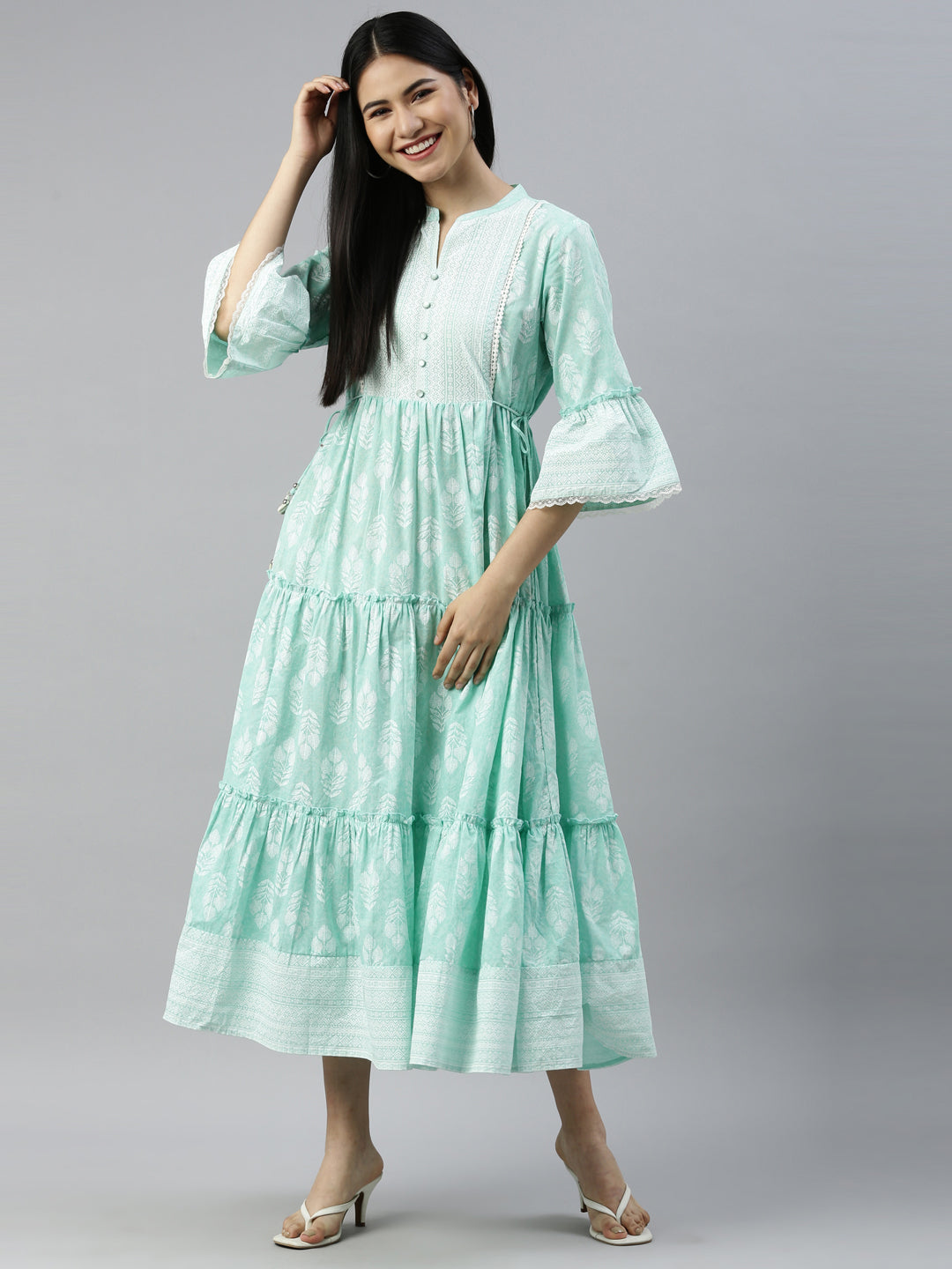 Neerus Green cotton solid kurta - detail view 2