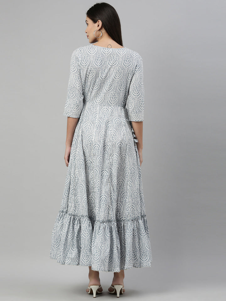 Neerus Grey cotton solid kurta - detail view 2