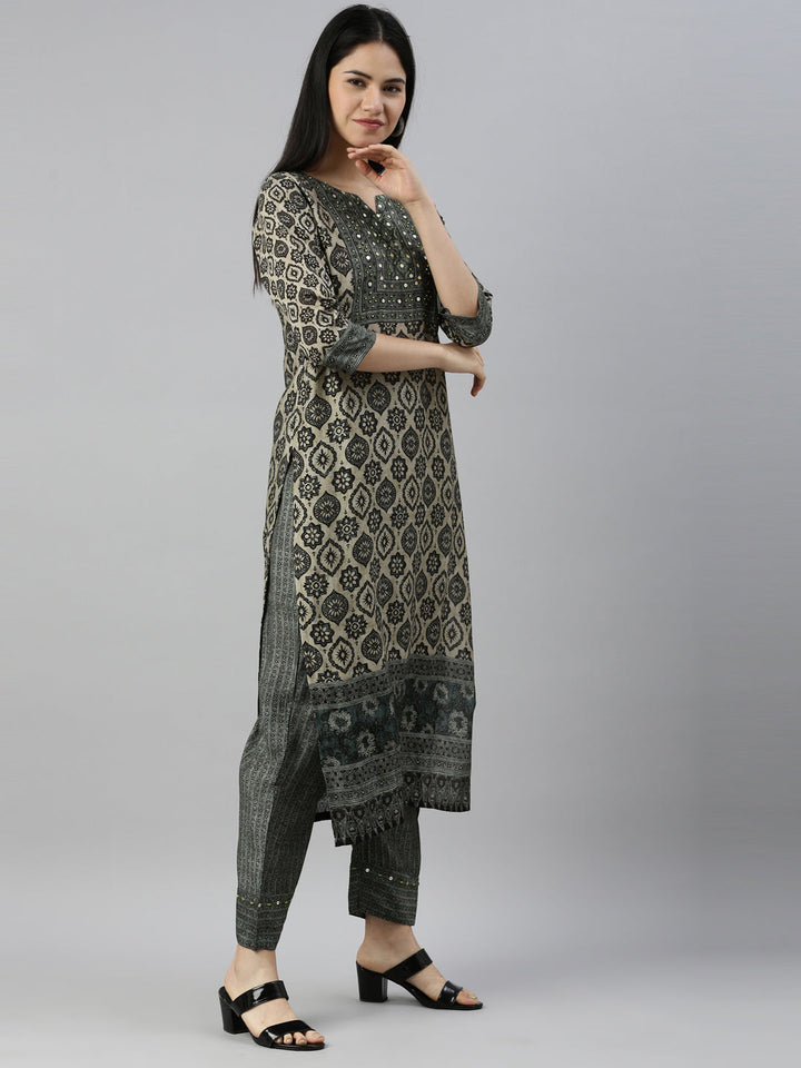 Neerus Black muslin straight suit set - detail view 1