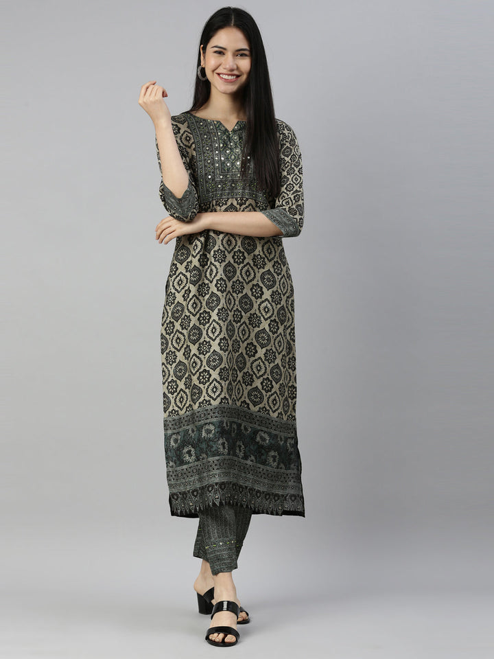Neerus Black muslin straight suit set - detail view 3