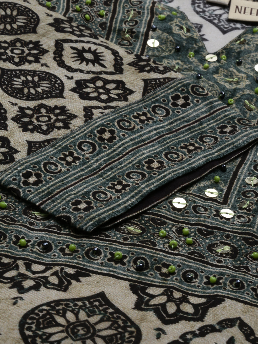 Neerus Black muslin straight suit set - detail view 5