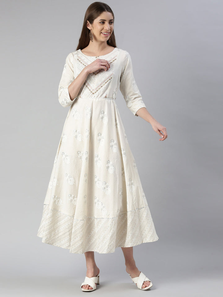 Neerus Beige printed maxi dress - detail view 4