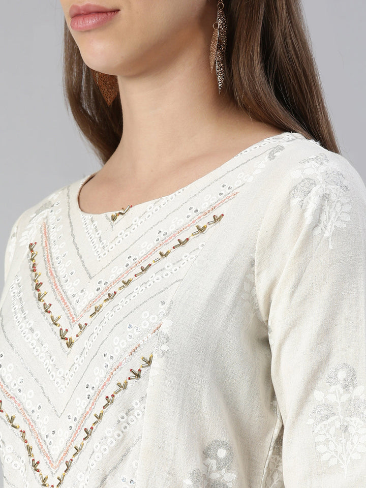 Neerus Beige printed maxi dress - detail view 1