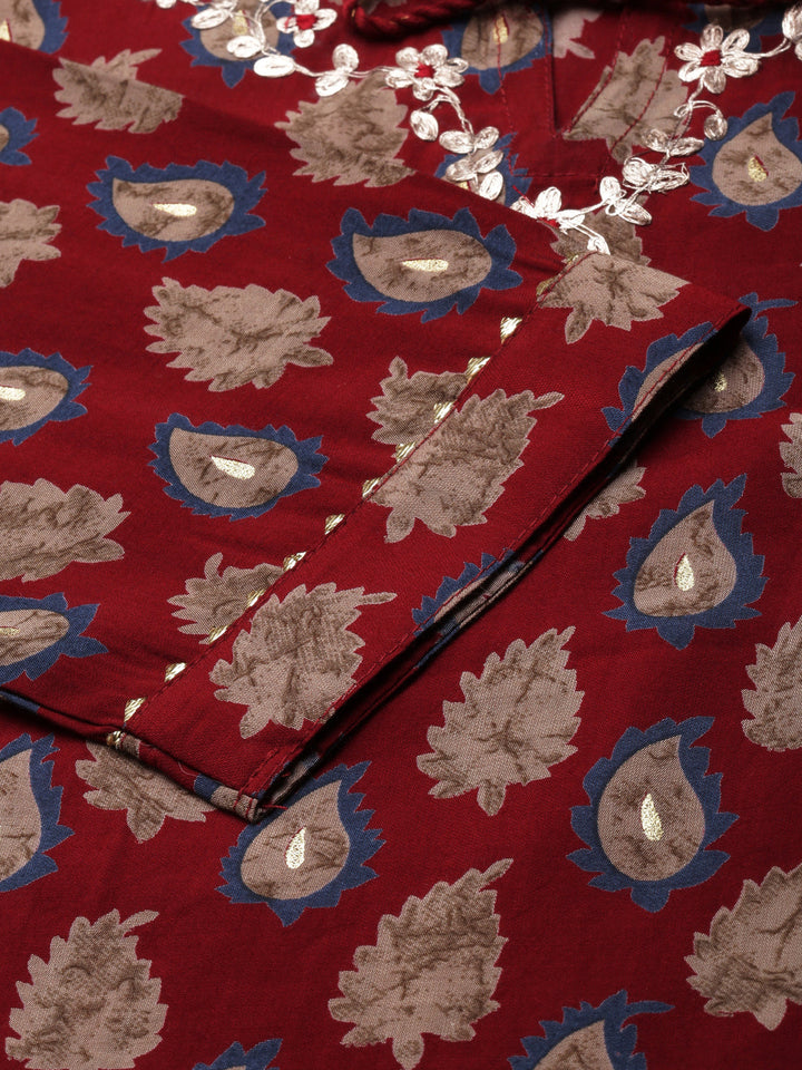 Neerus Maroon modal printed straight kurti - detail view 2