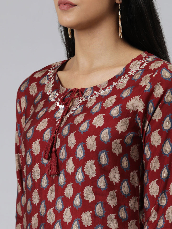 Neerus Maroon modal printed straight kurti - detail view 1