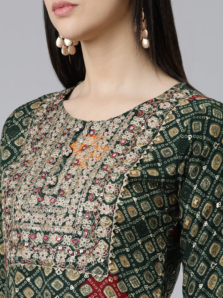 Neerus Green cotton printed straight kurti - detail view 1