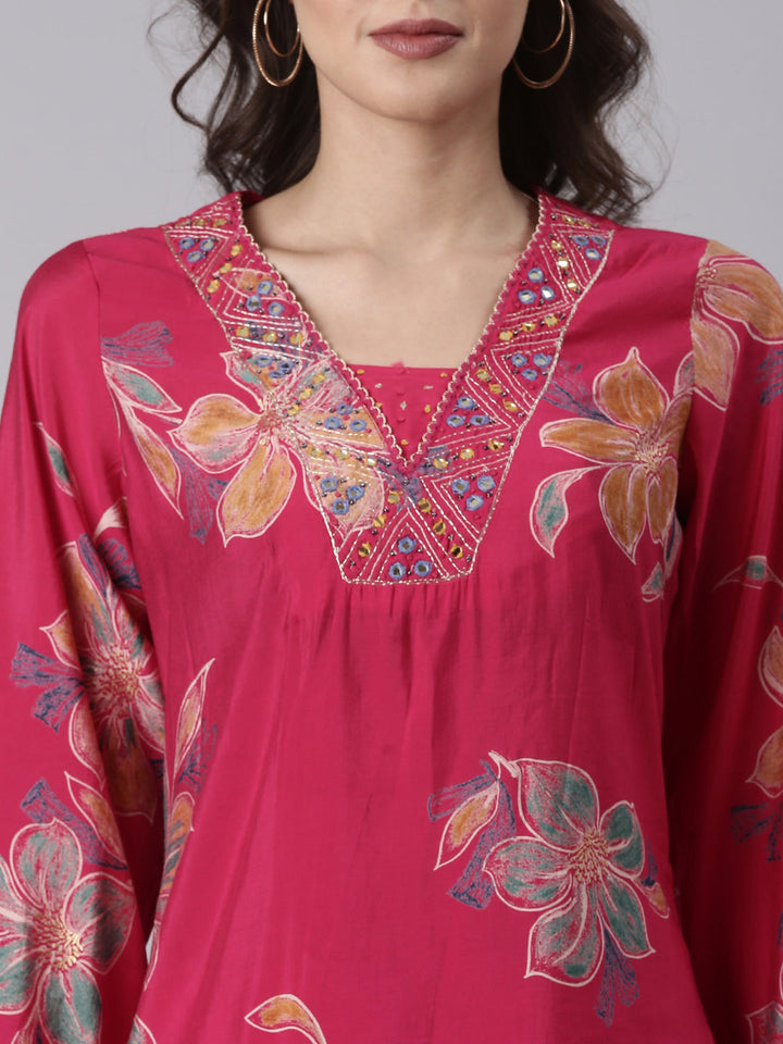 Neerus Pink silk printed suit set - detail view 1