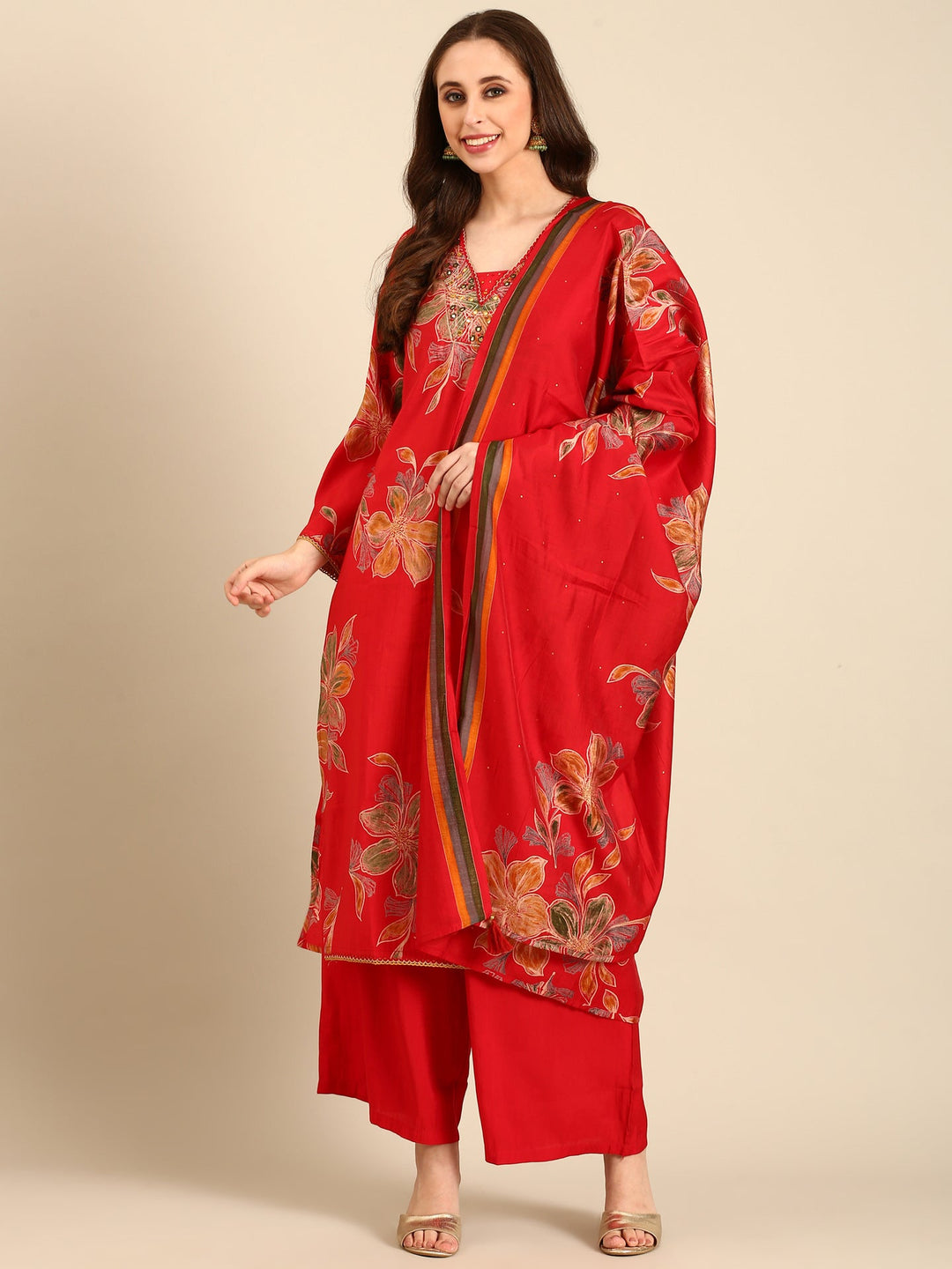 Neerus Red muslin mirror work suit set - detail view 2