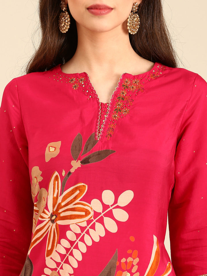 Neerus Pink shantoon hand embroidered suit set - detail view 1