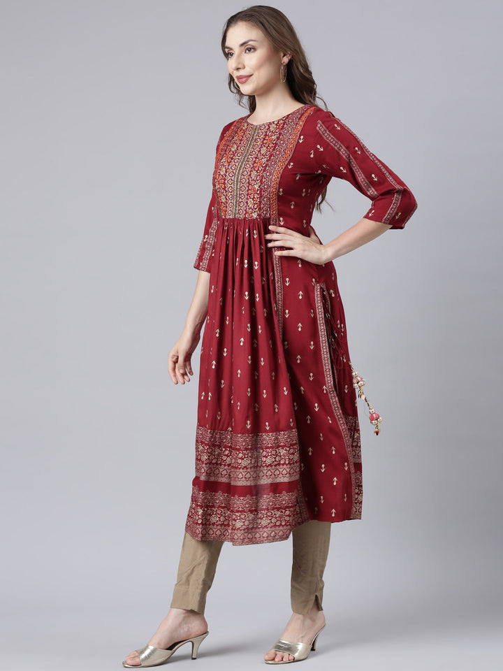 Neerus Maroon printed floral straight kurta - back view