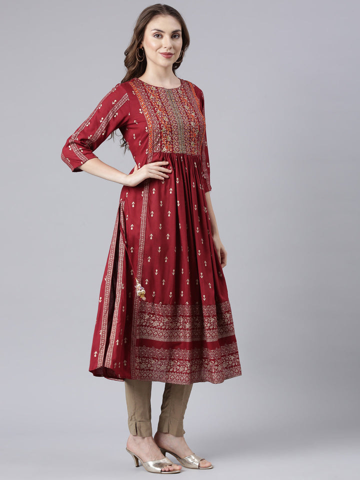 Neerus Maroon printed floral straight kurta - side view