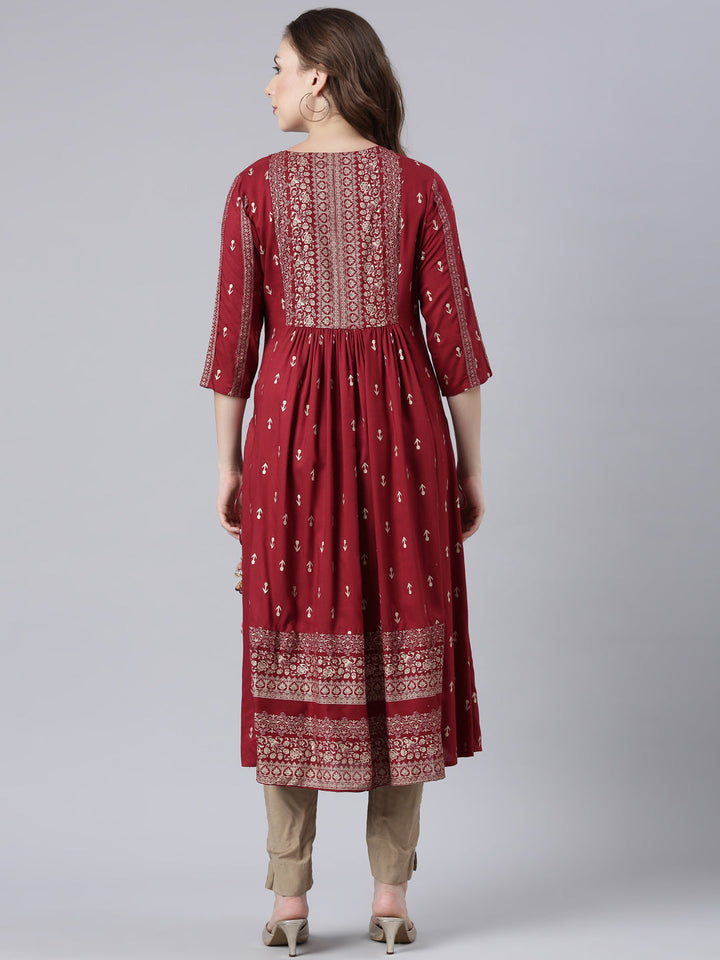 Neerus Maroon printed floral straight kurta - detail view 1