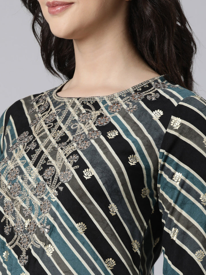 Neerus Grey striped printed straight kurti - detail view 2