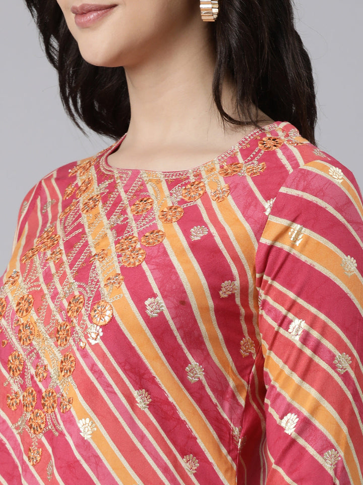 Neerus Pink rayon printed straight kurti panelled - detail view 1