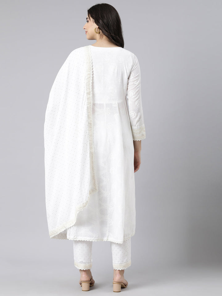 Neerus White cotton printed suit set - side view