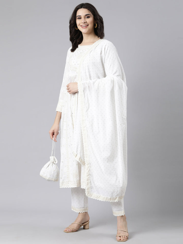 Neerus White cotton printed suit set - detail view 2