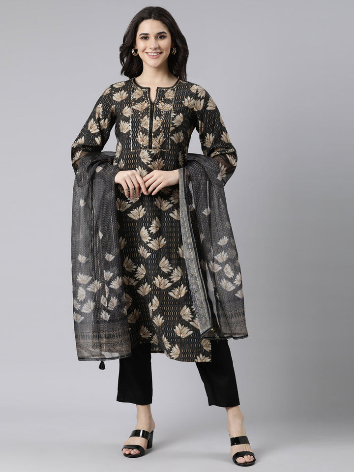 Neerus Black printed floral suit set - front view