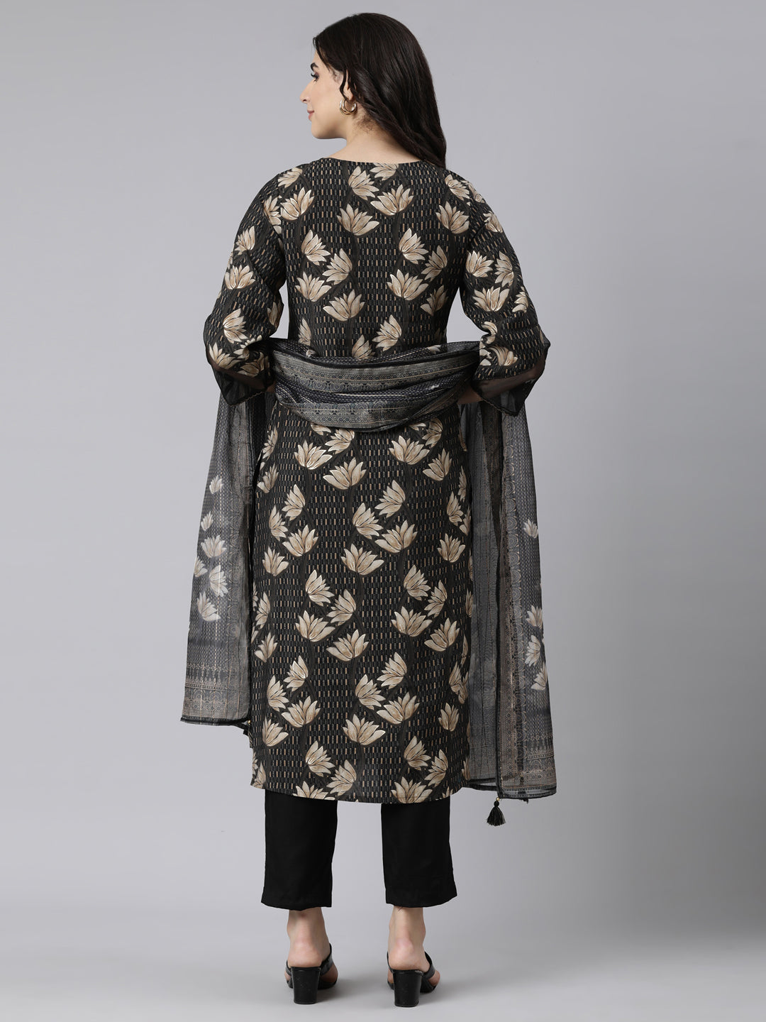 Neerus Black printed floral suit set - side view