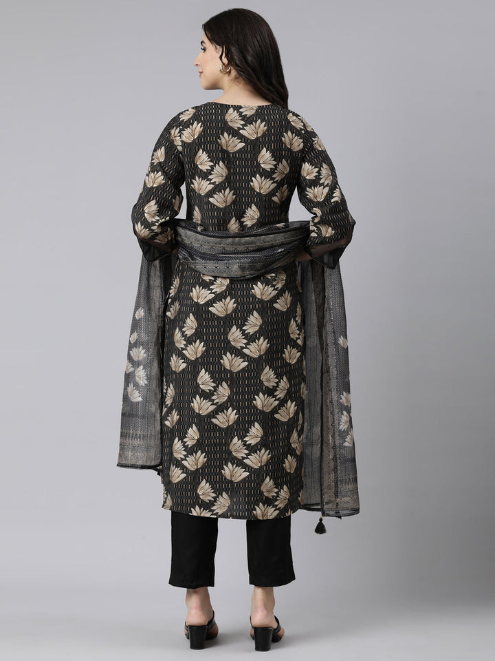Neerus Black printed floral suit set - side view