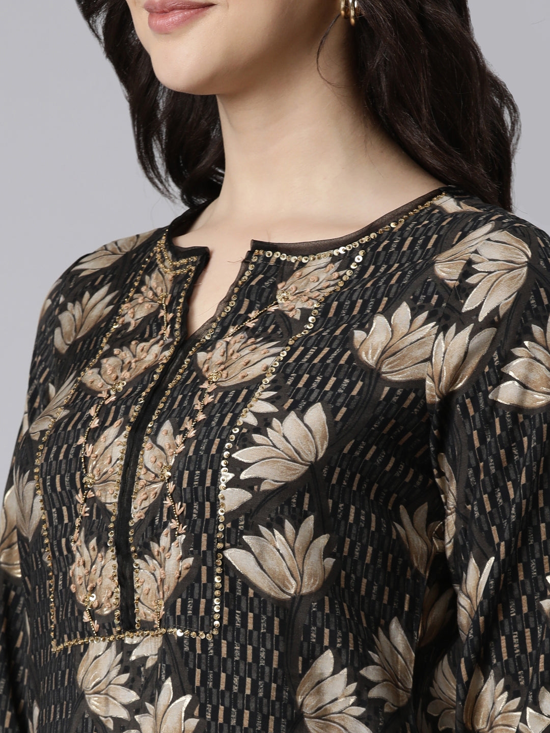 Neerus Black printed floral suit set - detail view 1