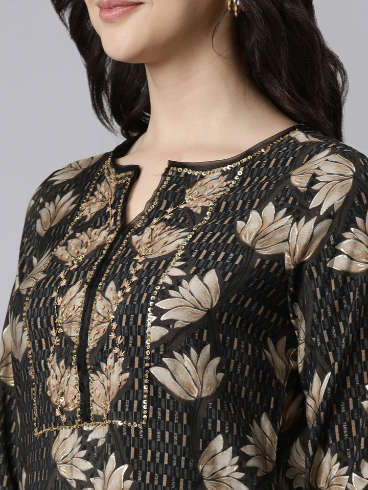 Neerus Black printed floral suit set - detail view 1