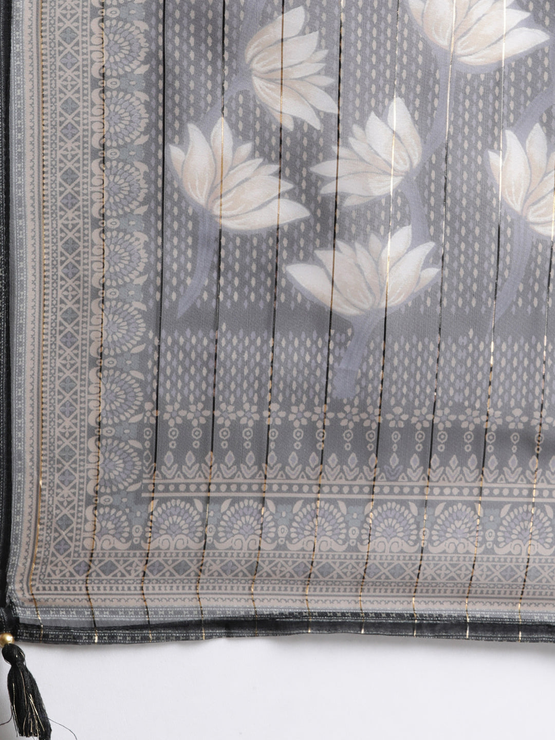 Neerus Black printed floral suit set - detail view 4