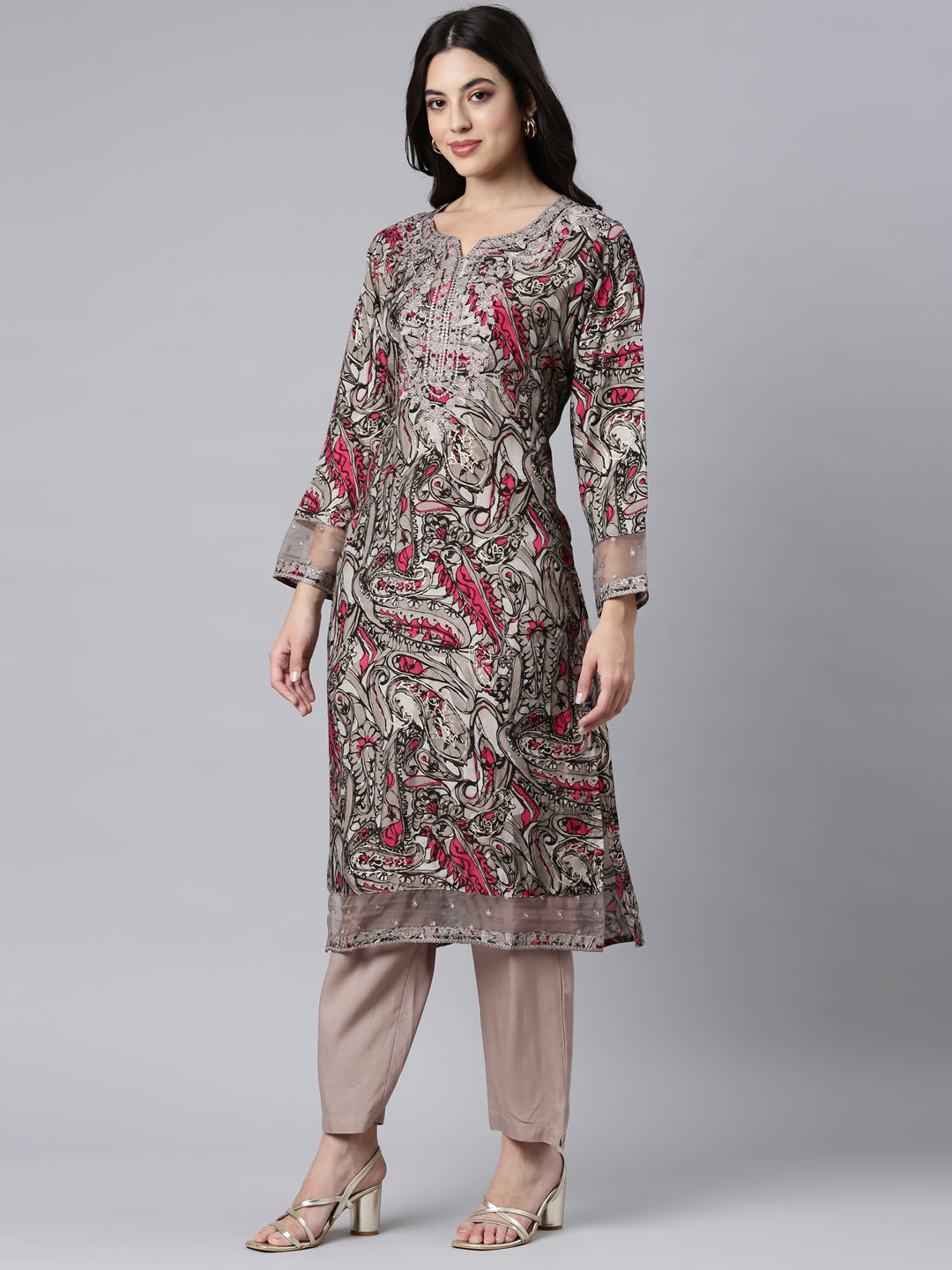 Neerus Grey printed paisley suit set - back view