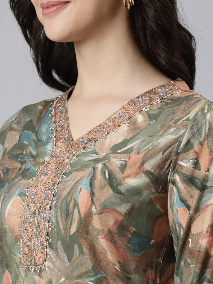 Neerus Green printed floral suit set - detail view 1