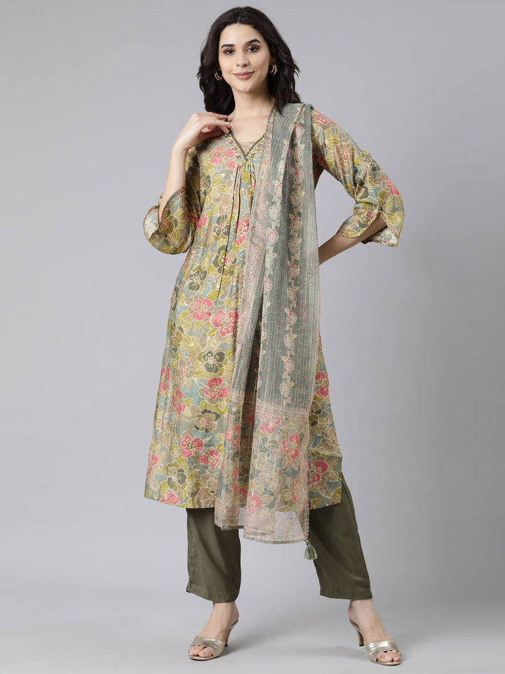 Neerus Green printed floral suit set - front view