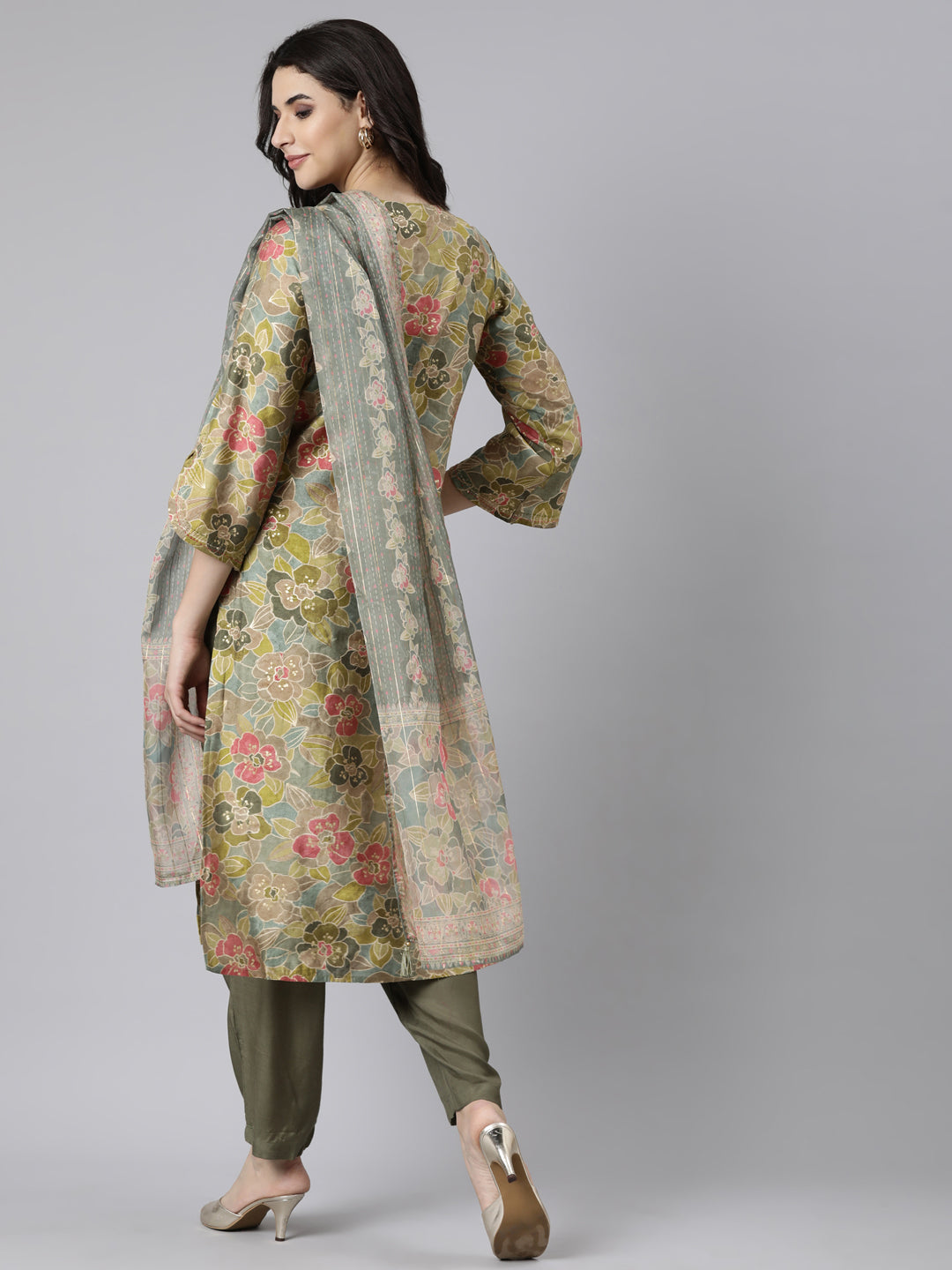 Neerus Green printed floral suit set - side view