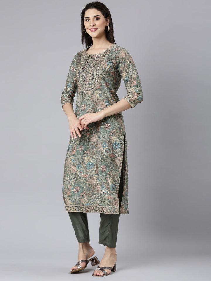 Neerus Green printed floral straight suit set - back view
