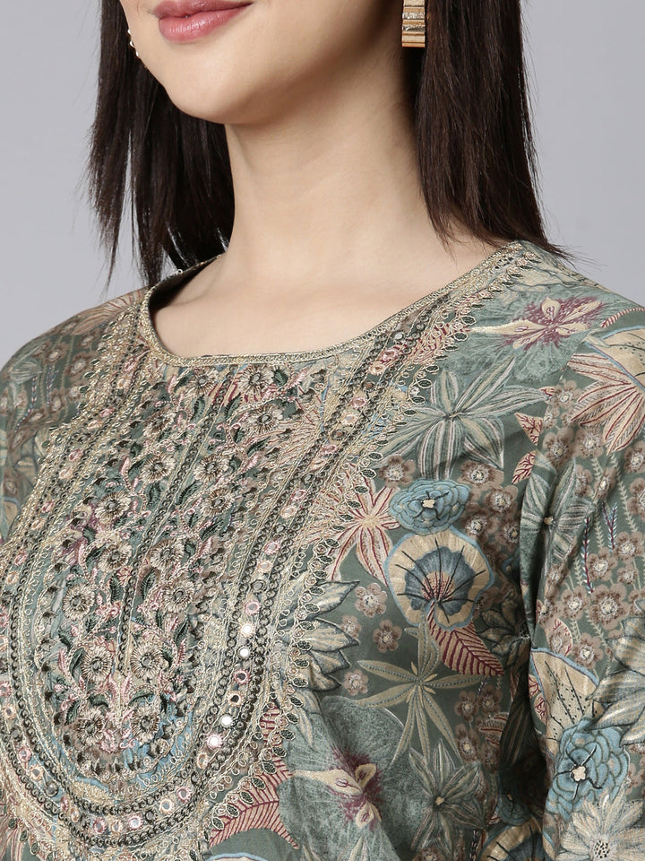 Neerus Green printed floral straight suit set - detail view 1