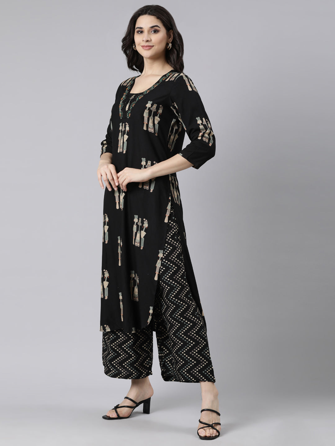 Neerus Black quirky printed straight suit set - back view