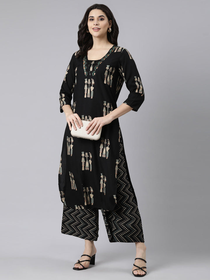 Neerus Black quirky printed straight suit set - detail view 2