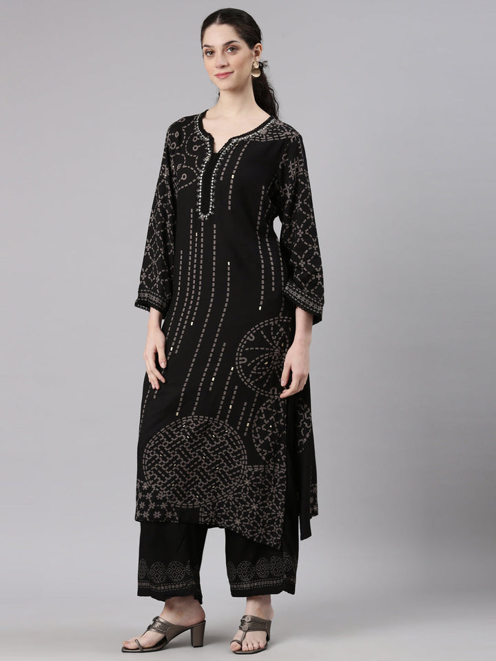 Neerus Black rayon straight kurta set - back view