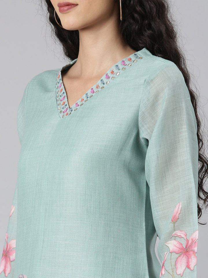 Neerus Green linen printed suit set - back view