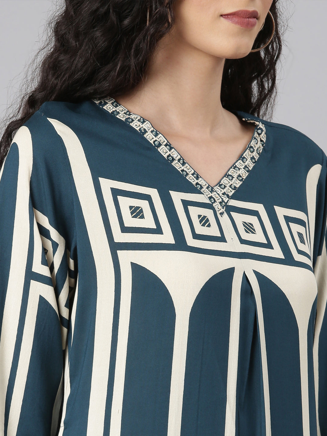 Neerus Green rayon straight kurta set - detail view 2