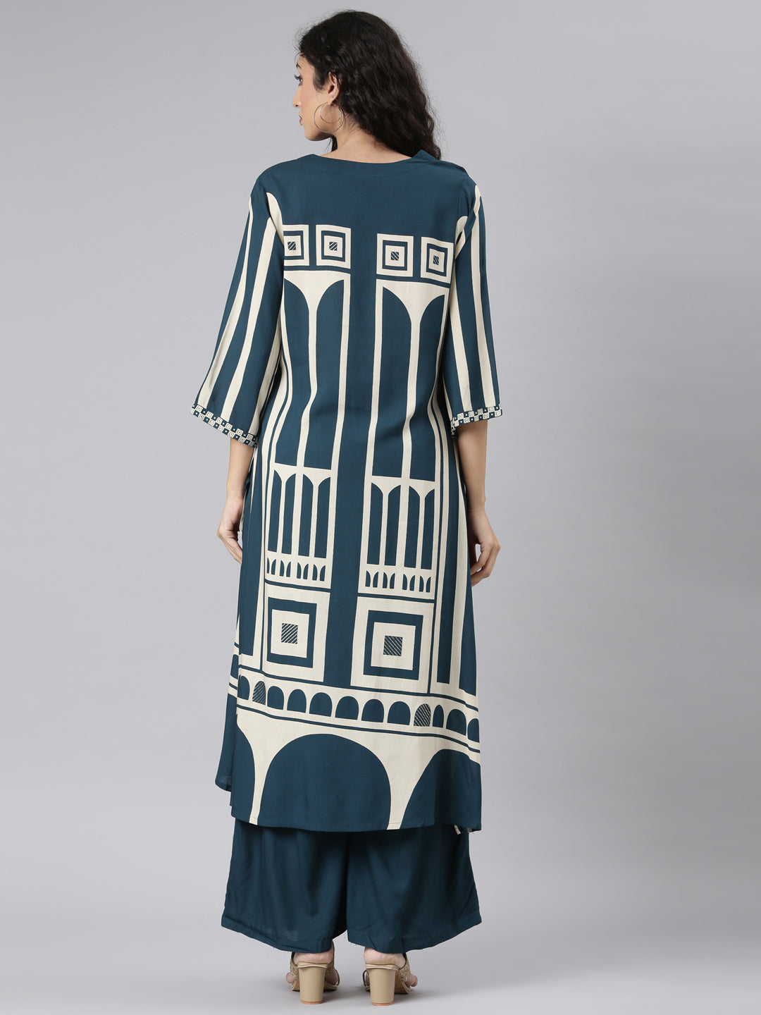 Neerus Green rayon straight kurta set - detail view 1