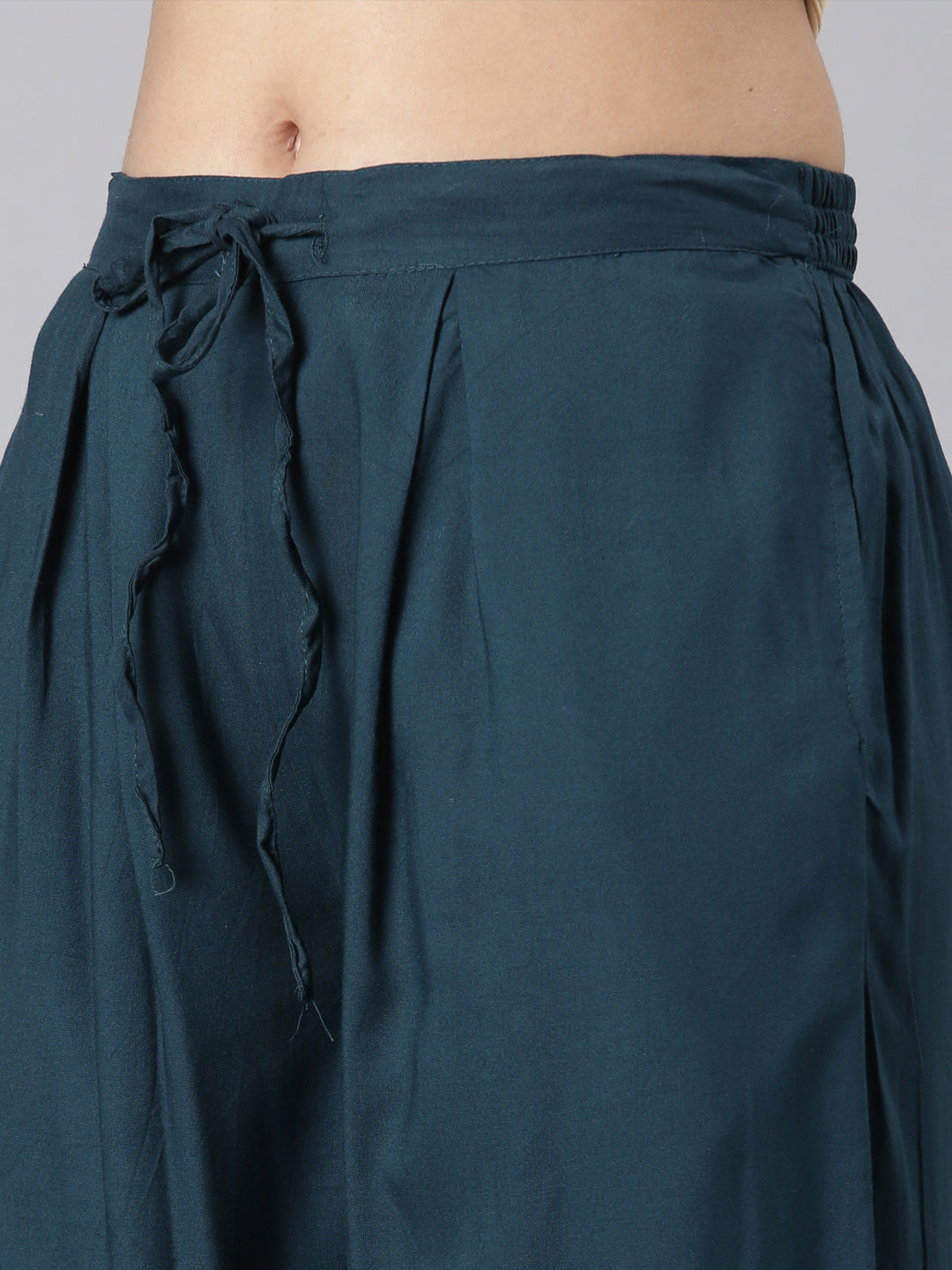 Neerus Green rayon straight kurta set - detail view 4