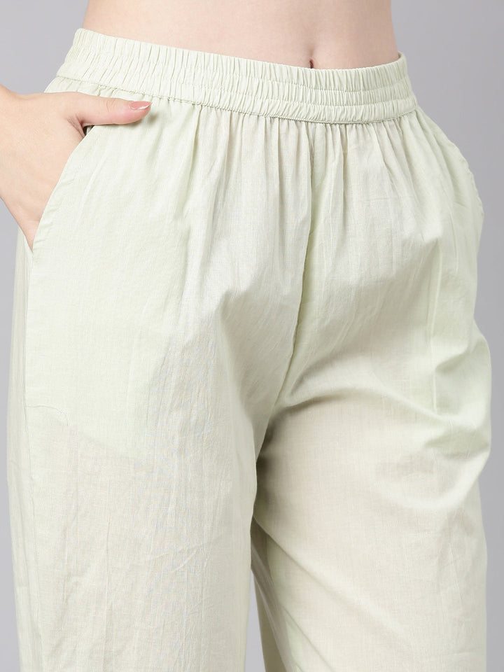 Neerus Green cotton printed suit set - detail view 3