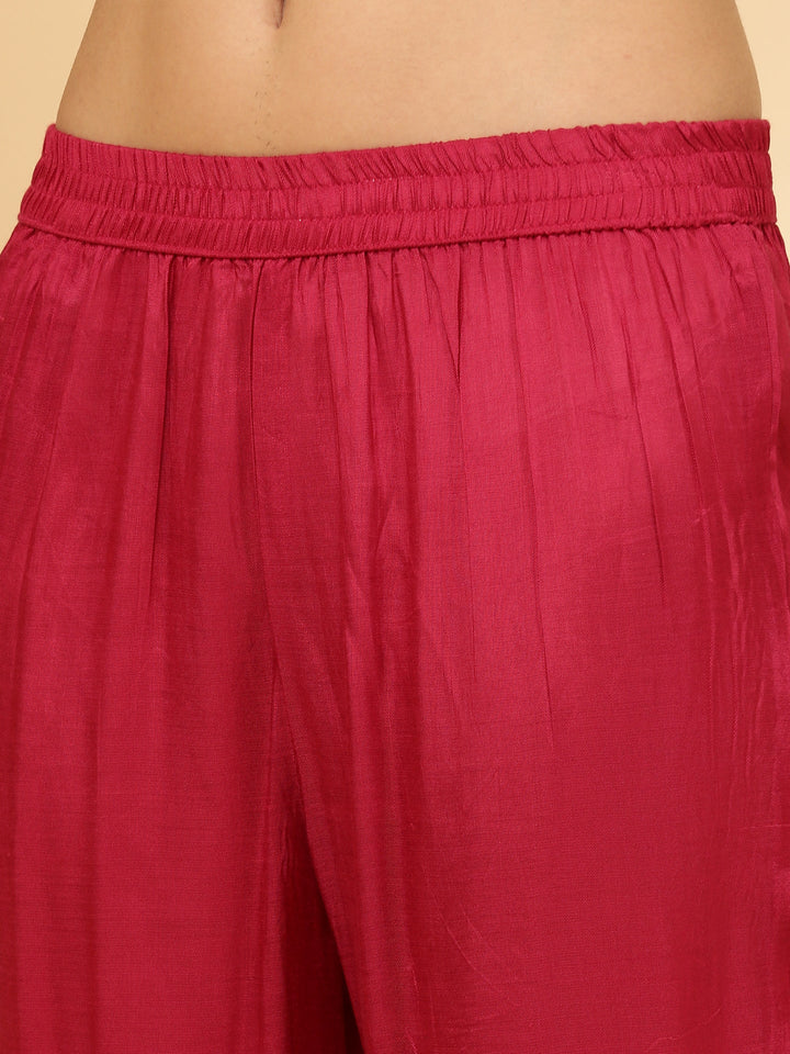Neerus Pink silk straight suit set - detail view 3