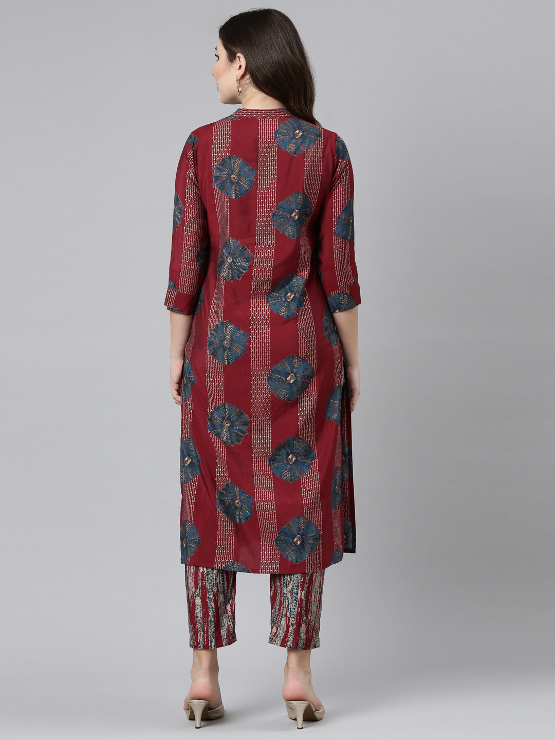 Neerus Maroon printed straight kurta set - side view