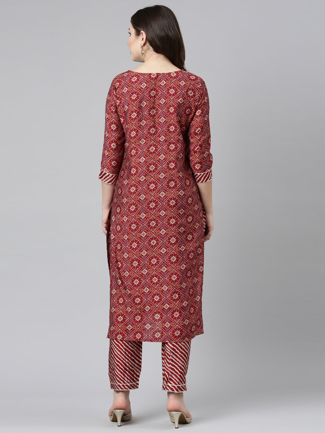 Neerus Maroon printed straight kurta set - side view