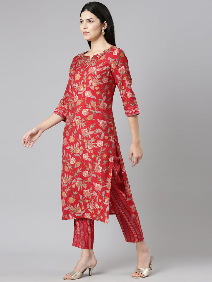 Neerus Red printed straight suit set - back view