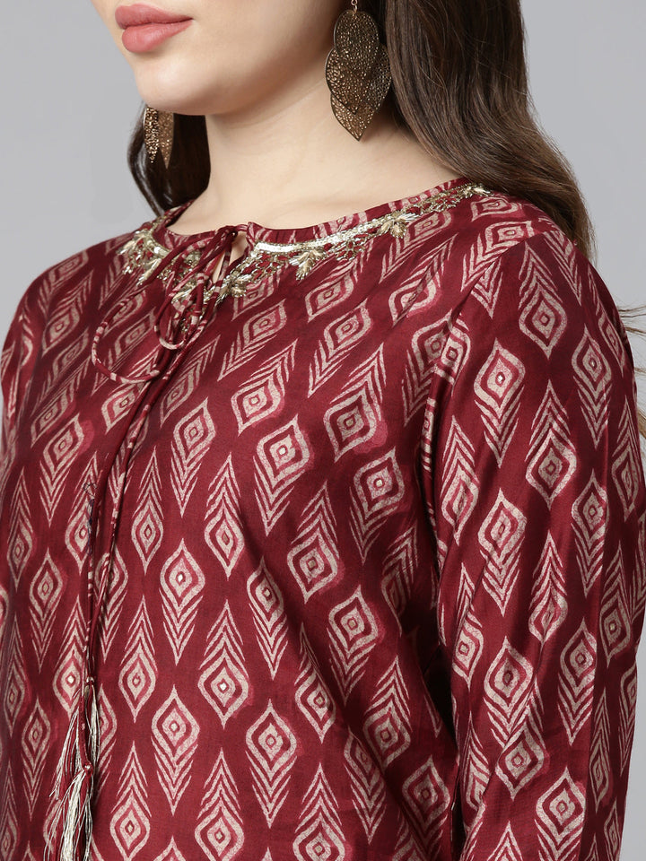 Neerus Maroon printed straight kurta set - detail view 1