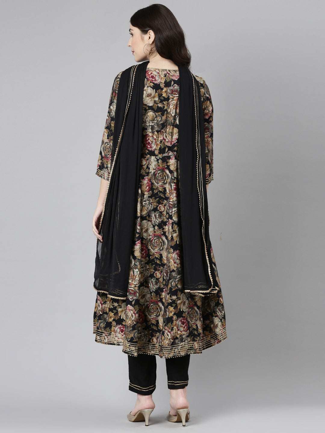 Neerus Black printed straight suit set - side view