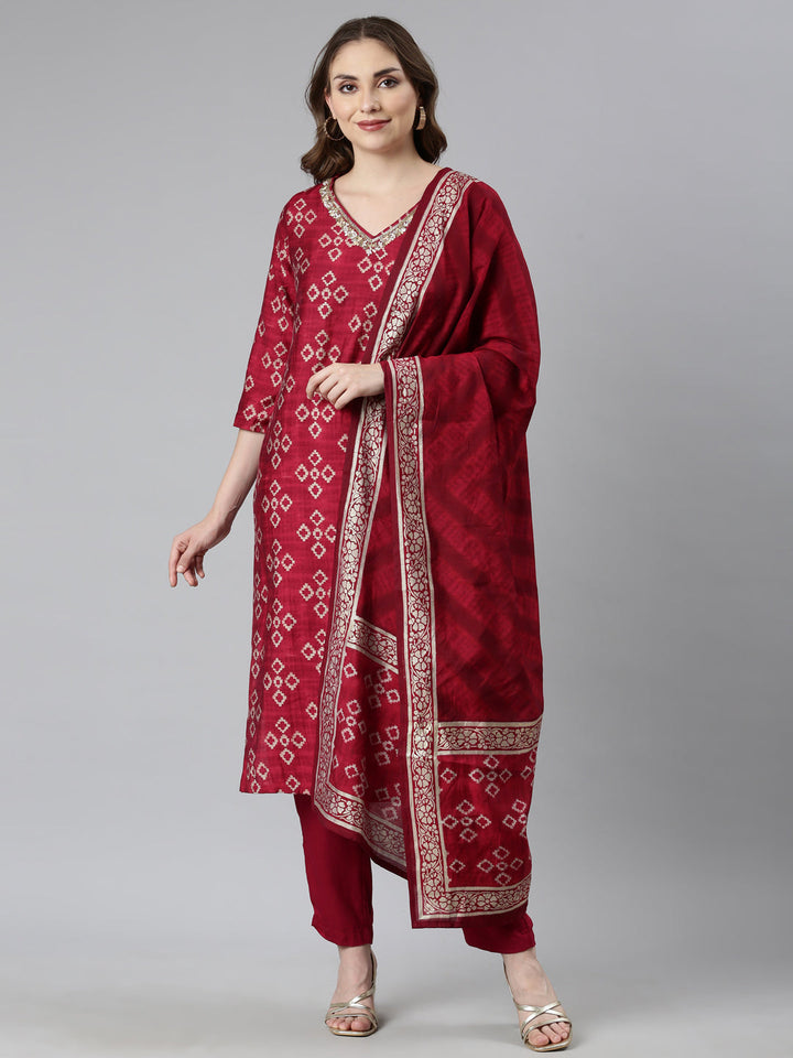 Neerus Pink printed chevron suit set - front view