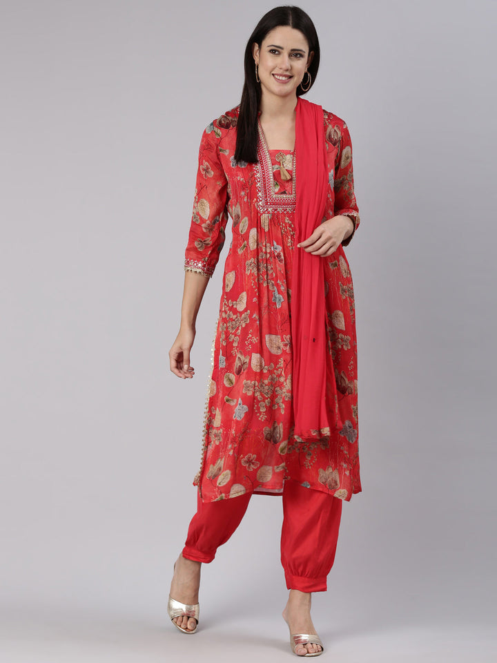 Neerus Red printed straight kurta set with dupatta - detail view 2